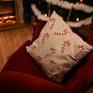Coussin candy cane brodées