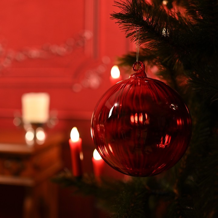 Boule de Noël strie rouge 140 mm